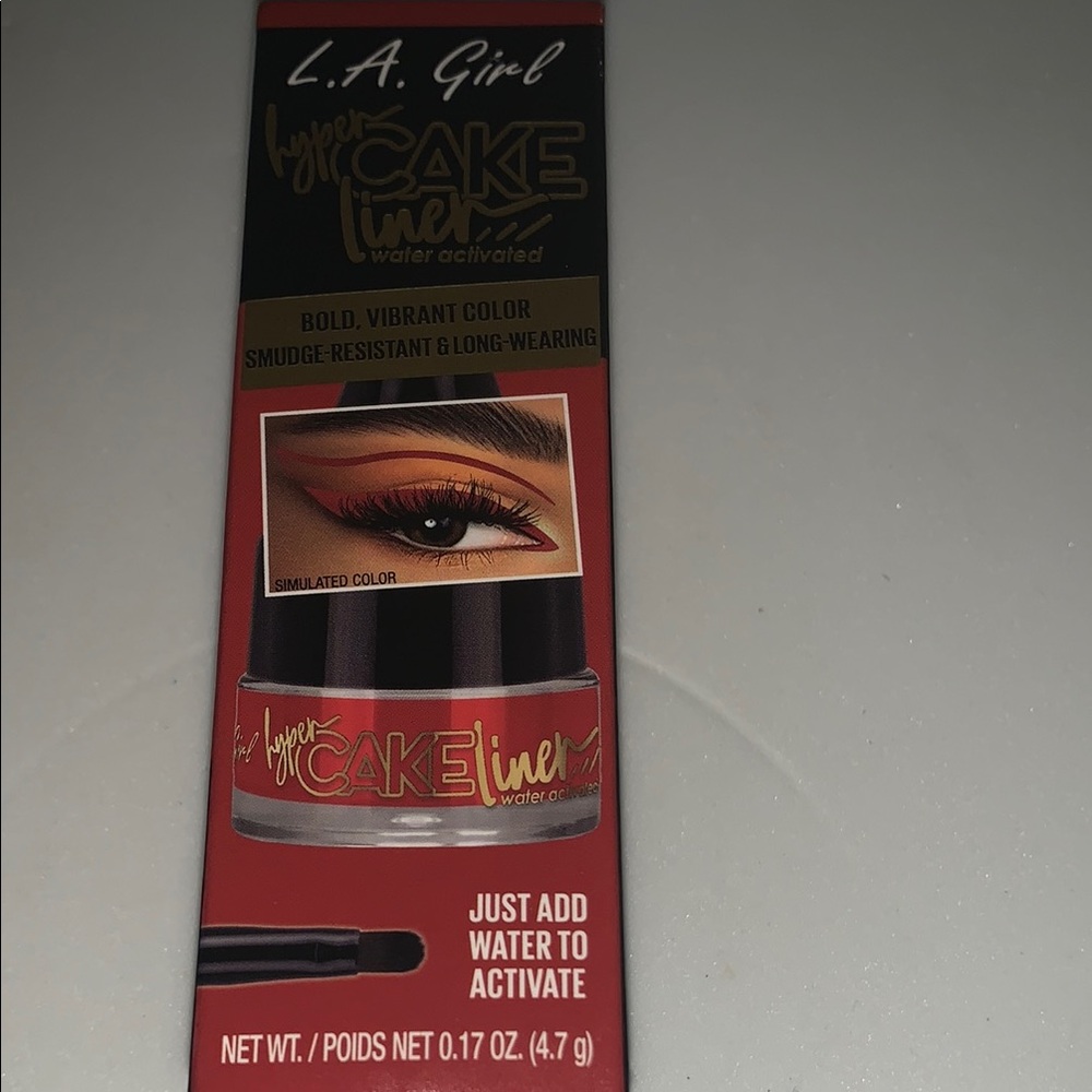 L.A. Girl Hyper Cake Liner - Bold Red- New